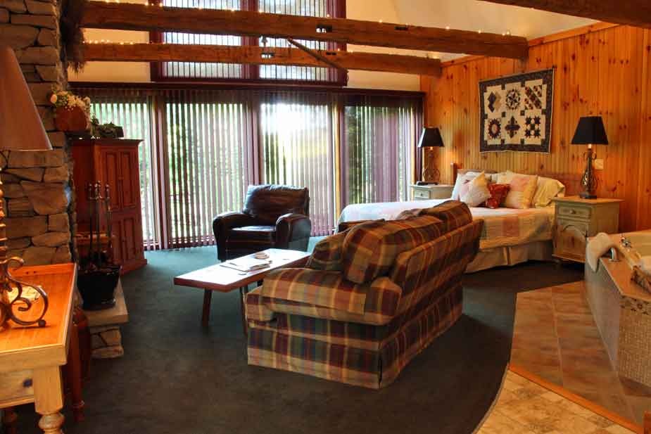 Hillside Farm Bed and Breakfast Mount Joy, PA B&B Lancaster County