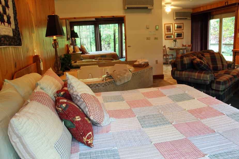 Hillside Farm Bed and Breakfast Mount Joy, PA B&B Lancaster County